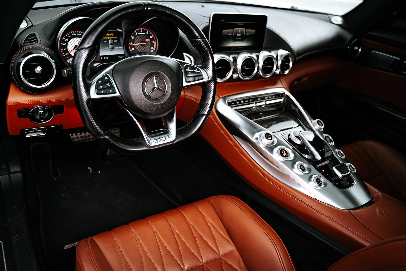 Leather & centre console