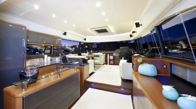 Prestige 620 interior