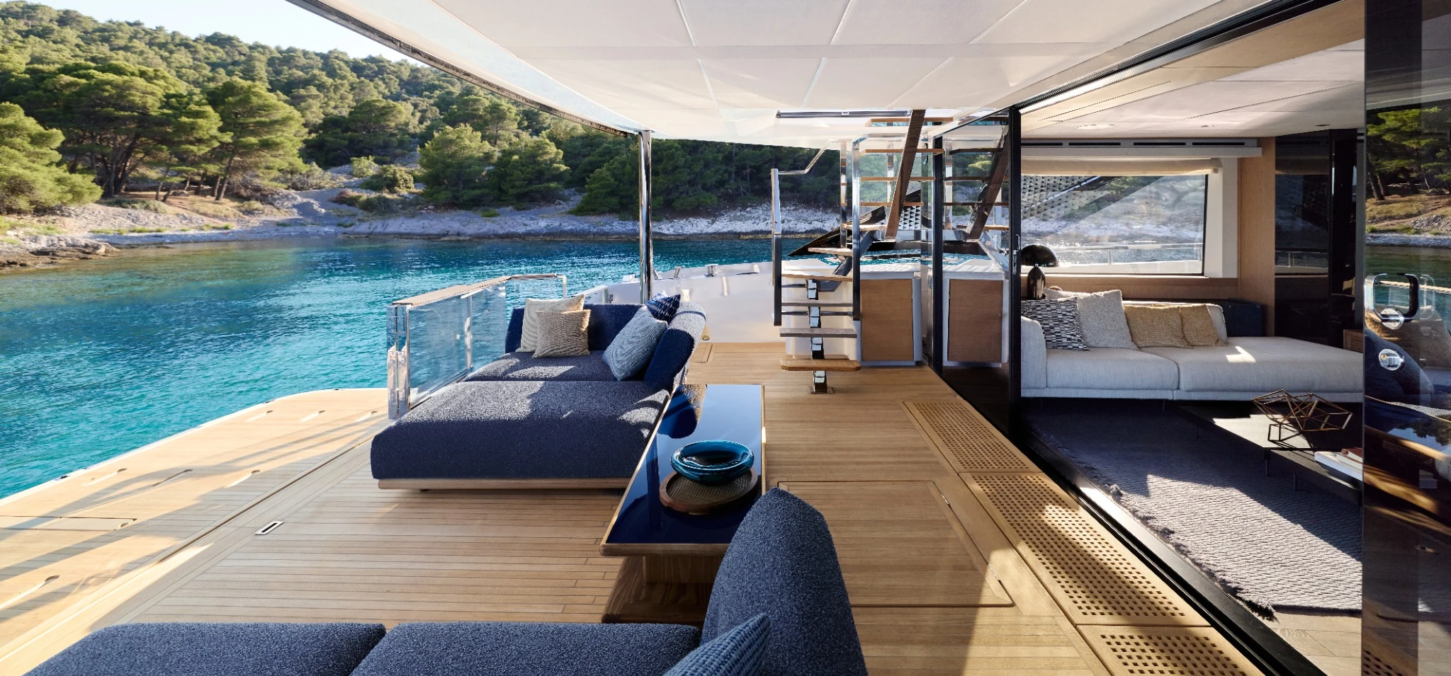 Prestige yacht exterior lounge